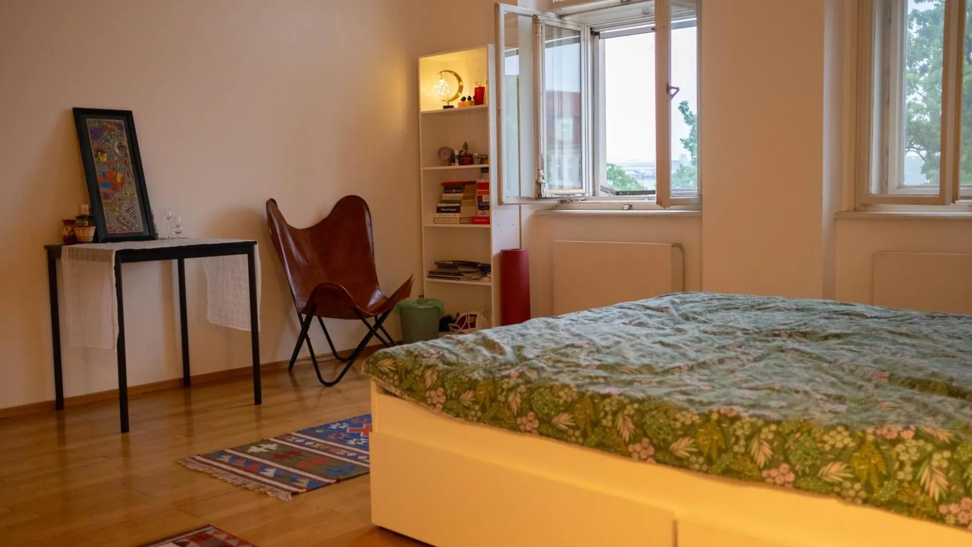 פראג Sunny Room By The River In A Shared Apartment צ'כיה