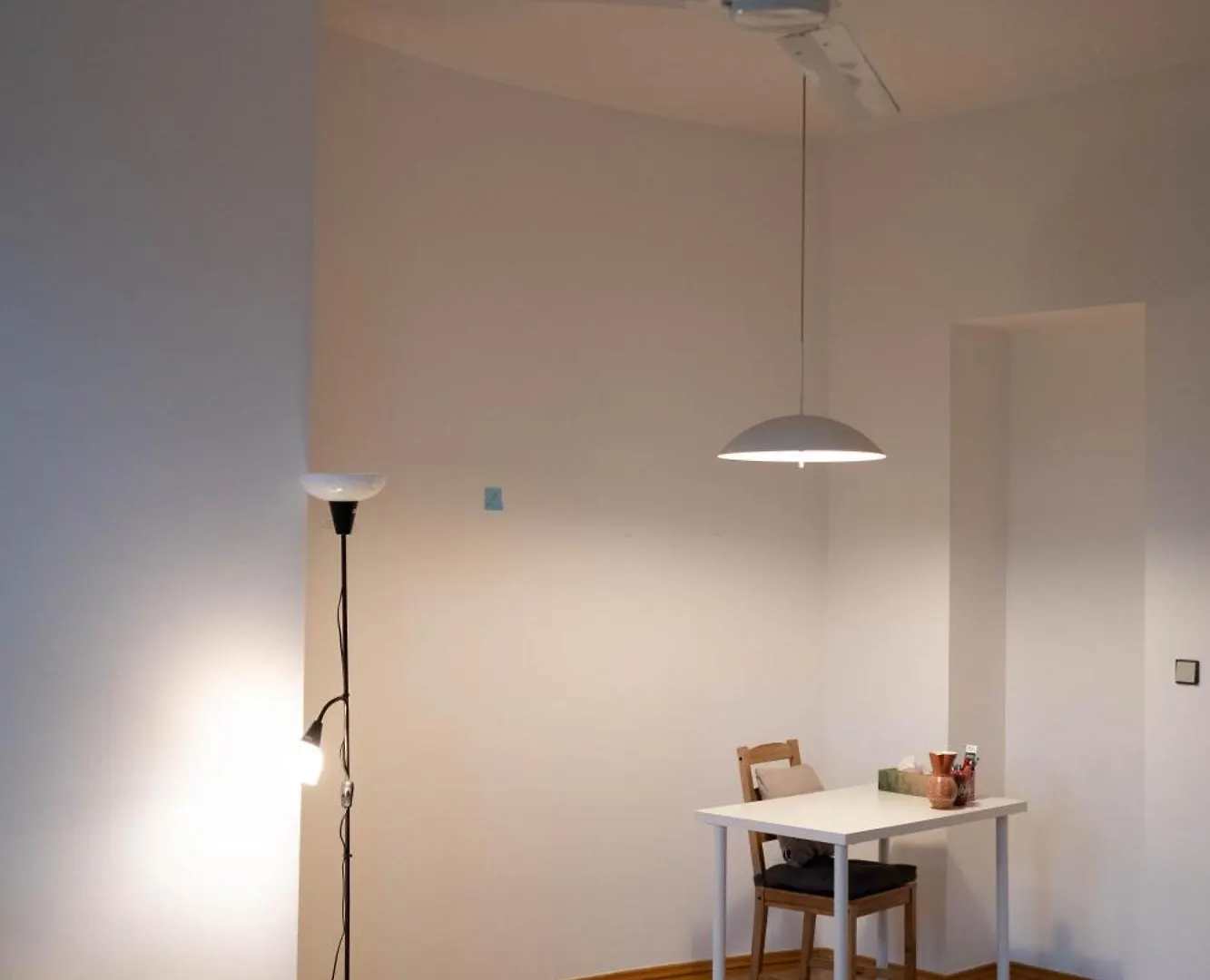 Sunny Room By The River In A Shared Apartment Prag 0*,